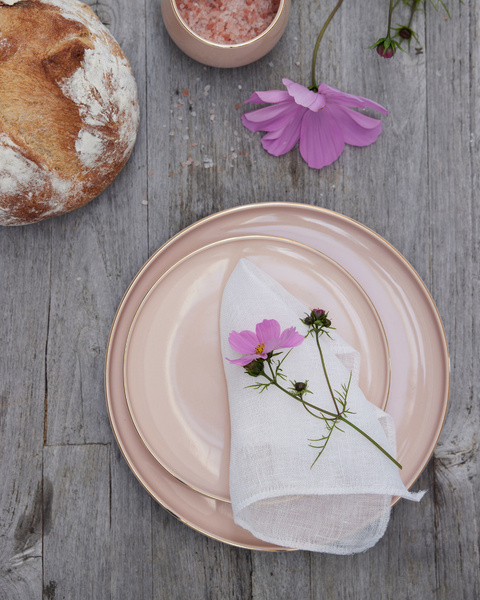 Mit einem handbemalten Goldrand ist dieser neue exklusive Rahmen einer unserer Favoriten - Lene Bjerre