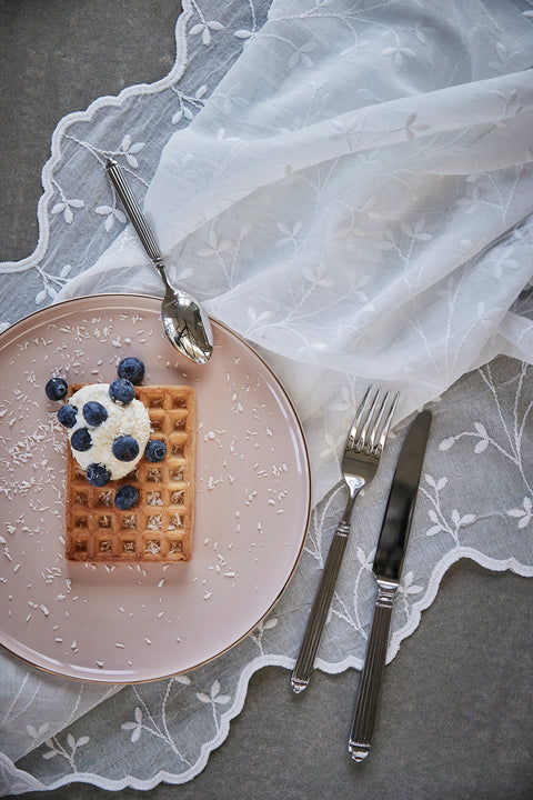 Bestickte Duschvorhänge, Vorhänge und Tischdecken | Lene Bjerre