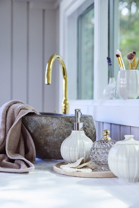 Lily Becher weiss H10,6 cm