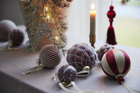 Norille Dekoration H10 cm. dunkle rot