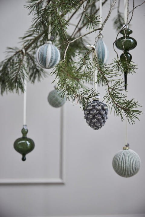 Nomillia ornament H13 cm. gebrochenes weiss