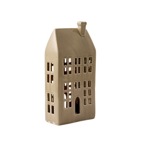 Mythel LED haus 10.5x5.8x21.4 cm.