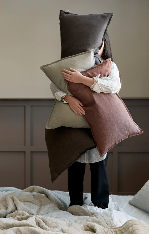 Efina Kissenbezug 50x50 cm. Braun 100% Leinen