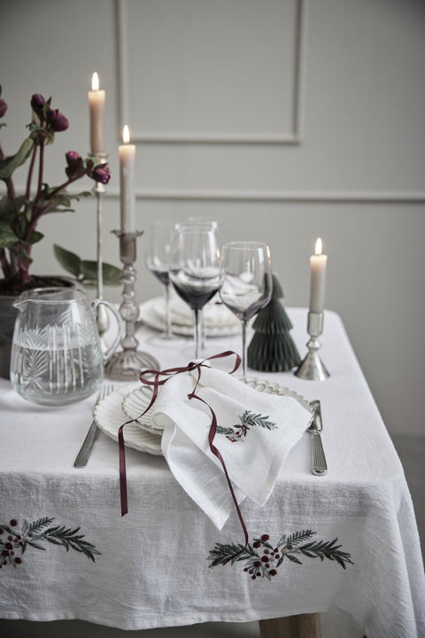 Weihnachtlich gedeckter Lene-Bjerre-Tisch