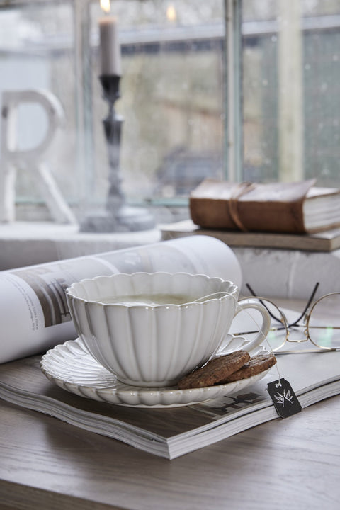 Isadora Tagesdecke 260x240 cm. gebrochenes weiss