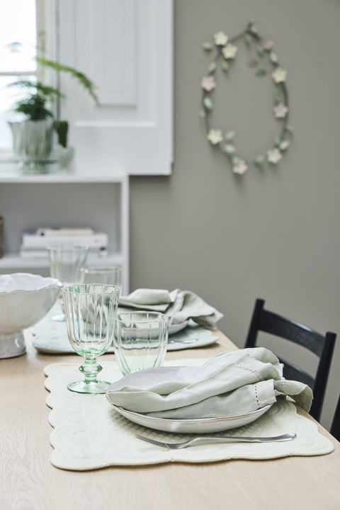 Hydrenia Kranz 37.0x37.0x51.0 cm.