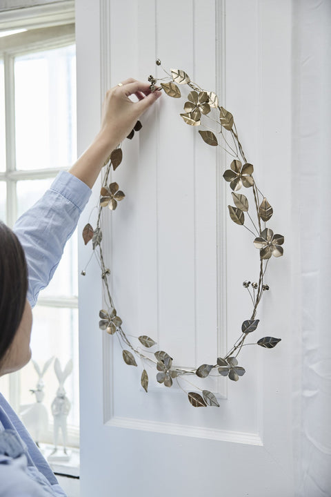 Hydrenia Kranz 37.0x37.0x51.0 cm.