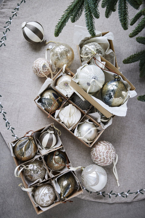 Nosille Weihnachtskugel H10 cm. Silber