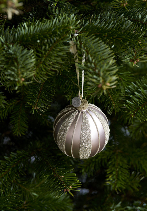 Missa Christbaumkugel 8x8x8 cm.