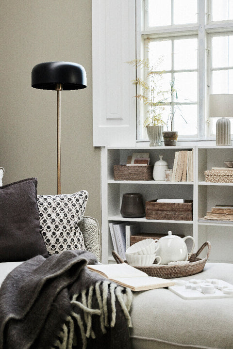 Sofillia Bodenlampe 150x28 cm. schwarz