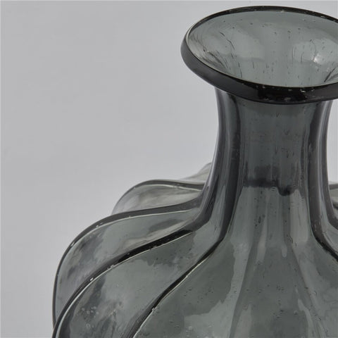Miyanne Vase H21 cm. geräuchert grau